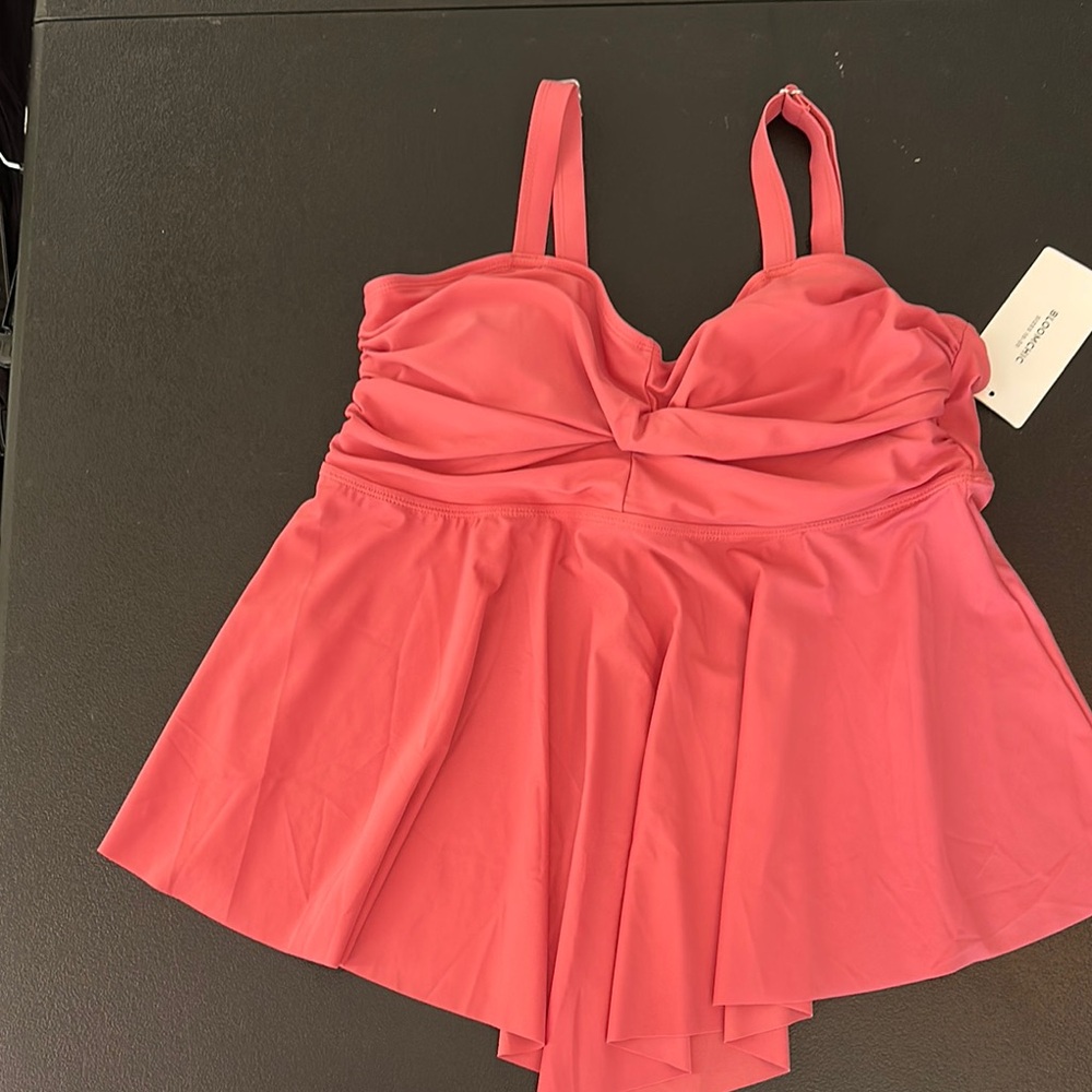 Coral Bloom Chic tanking top with Adjustable Straps and Flowy Design